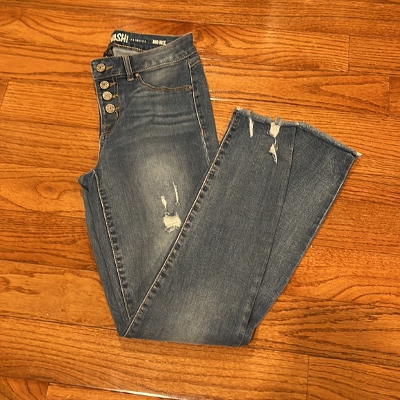 NWOT Distressed Jeans - Picture 3 of 4